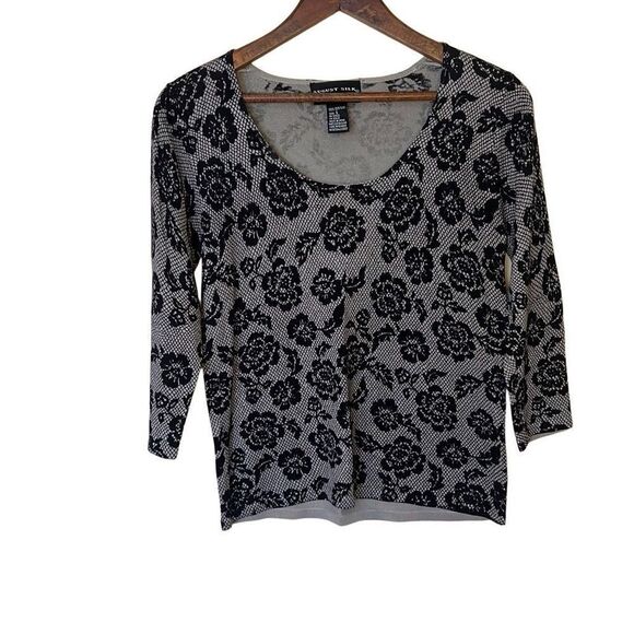 August Silk Floral Scoop Neck 100% Silk Quarter Sleeve Knit Top Black Gray Small - Picture 1 of 7